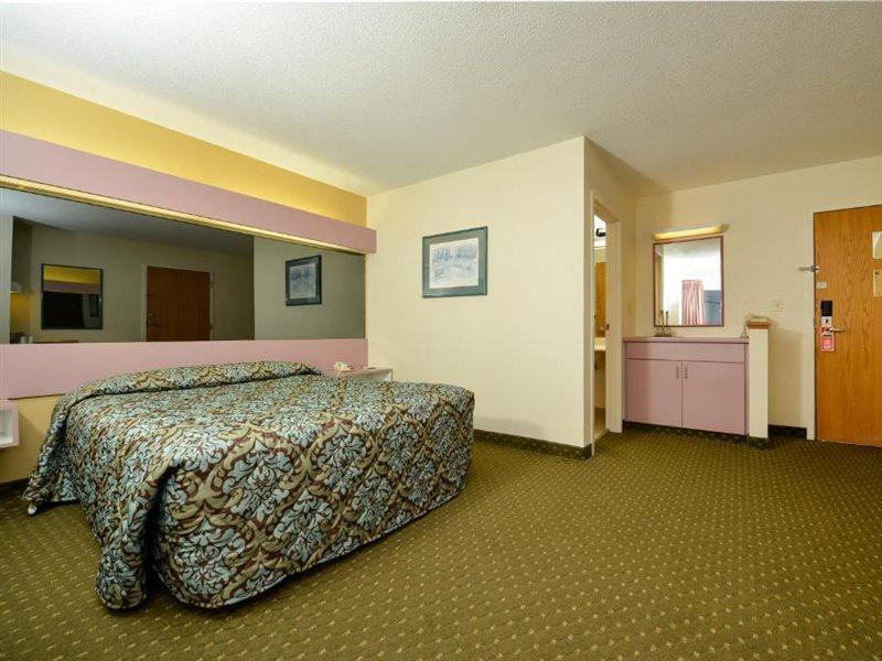 Americas Best Value Inn - East Syracuse Exteriör bild