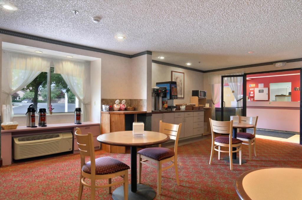 Americas Best Value Inn - East Syracuse Restaurang bild