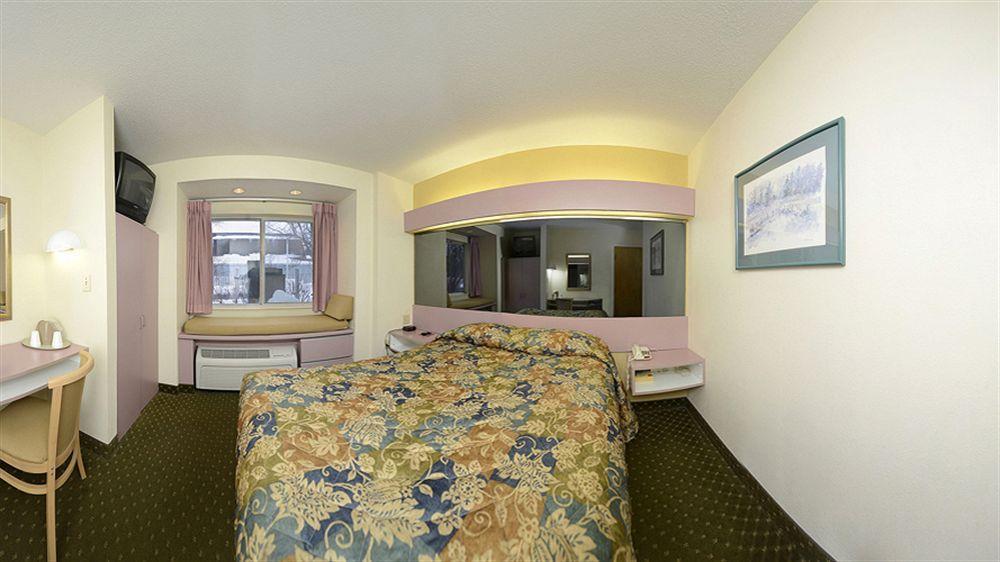 Americas Best Value Inn - East Syracuse Exteriör bild